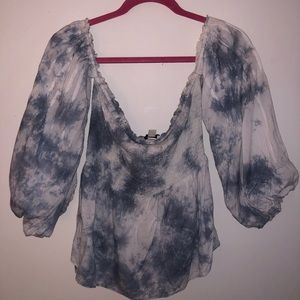 Tiedye strapless with sleeves puffy shirt